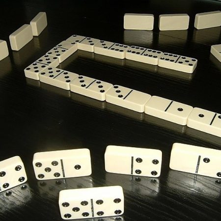 Cách chơi domino: Khám phá niềm vui và chiến thuật trong trò chơi hấp dẫn